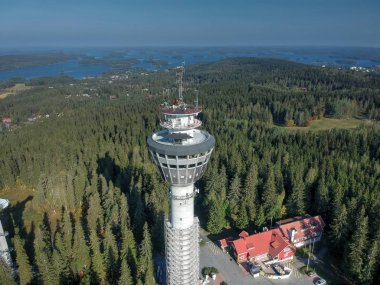 forrest's Finlandiya ve Puijon Jumping tepeler üzerinde kule