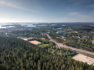 Kuopio forrest's Finlandiya tepeler üzerinde görünümü