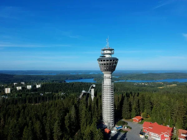 forrest's Finlandiya ve Puijon Jumping tepeler üzerinde kule