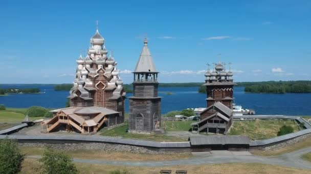 Una Grande Chiesa Legno Villaggio Legno Sull Isola Kizhi Kizhi — Video Stock