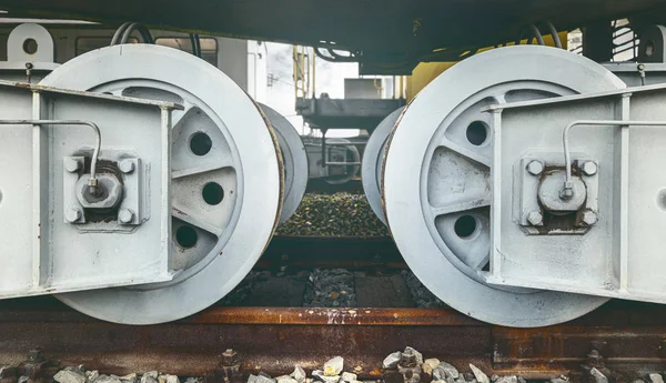 Details einer riesigen alten Transportbrücke für Braunkohle — Stockfoto