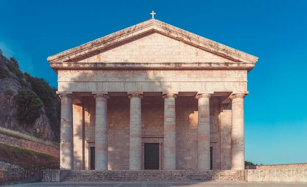 Vecchio Tempio Greco Corfù Con Cielo Blu Chiaro — Foto Stock