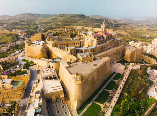 Kale havadan görünümü - Gozo Başkenti. Victoria şehri. Malta ülkesi
