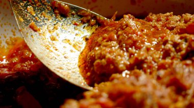 Sabah çimento yerdeki su damlayan