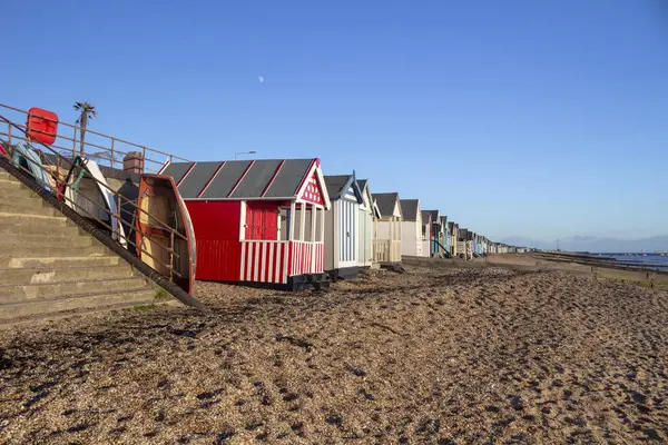 Łodzie Kosze Plażowe Thorpe Bay Beach Pobliżu Southend Sea Essex — Zdjęcie stockowe