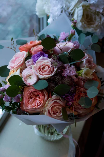 Букет Цветов Свадебный Салон Розы Anemone Тюльпан Ranunculus Подсолнух Сад — стоковое фото