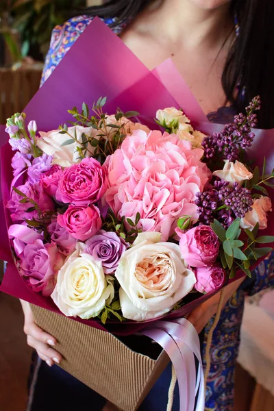 Цветочный Букет Цветочном Магазине Свадебный Салон Букет Букет Розы Розовый — стоковое фото