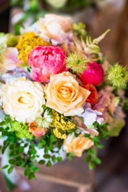 en güzel çiçekler, gelin veya damat için bir festival çiçekçilik mağazası veya düğün salonu için restoranın iç bacak çiçek muhteşem buketleri, bir gelin buketi, butanerka