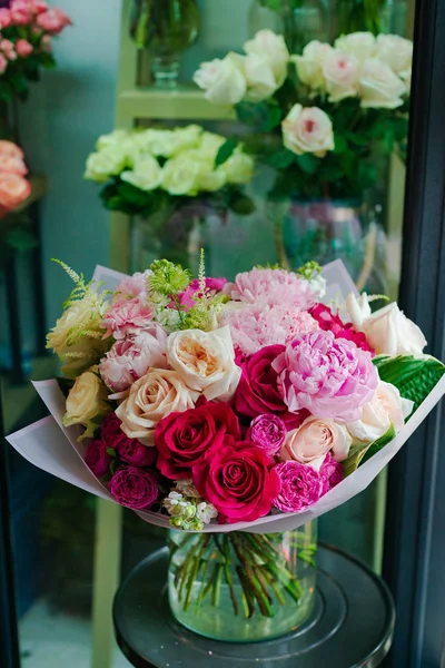 Most Beautiful Flowers Magnificent Bouquets Flowers Leg Interior Restaurant Festive — Stock Photo, Image