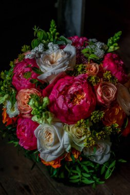 en güzel çiçekler, gelin veya damat için bir festival çiçekçilik mağazası veya düğün salonu için restoranın iç bacak çiçek muhteşem buketleri, bir gelin buketi, bütan