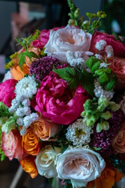 en güzel çiçekler, gelin veya damat için bir festival çiçekçilik mağazası veya düğün salonu için restoranın iç bacak çiçek muhteşem buketleri, bir gelin buketi, bütan