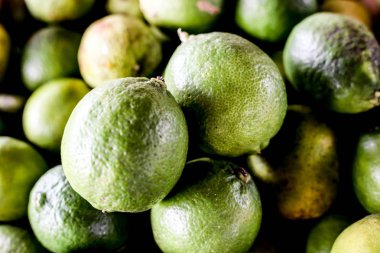 Yeşil taze Brezilyalı limon