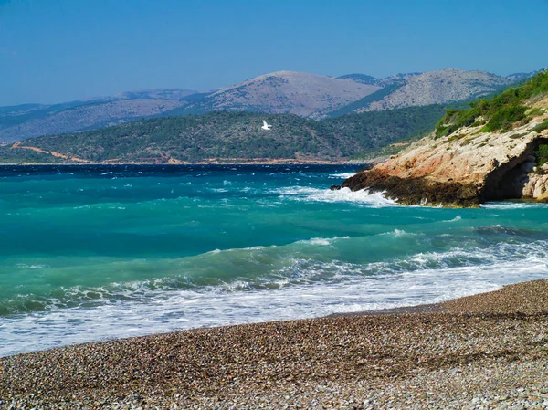 Spiaggia Didyma (letteraria significa gemella) nell'isola di Chios, Grecia. Bella spiaggia di pietra isolata senza persone . — Foto Stock