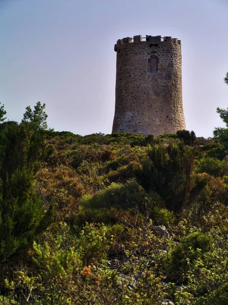 Sakız Adası, Yunanistan müstahkem silindirik taş watchtower. Tipik 