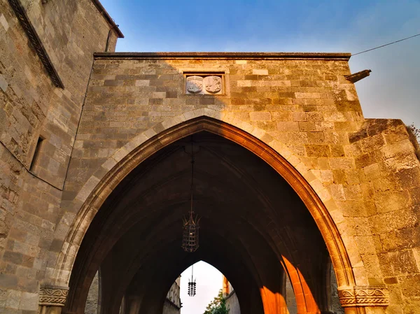 Puerta del túnel arqueado —  Fotos de Stock