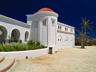 Rodos adası, Kalithea Springs veya Kalithea Therme kaplıca ile antik çağlardan itibaren tedavi edici özelliklere sahip olduğu bilinmektedir.