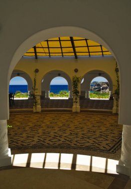 Rodos adası, Kalithea Springs veya Kalithea Therme kaplıca ile antik çağlardan itibaren tedavi edici özelliklere sahip olduğu bilinmektedir.