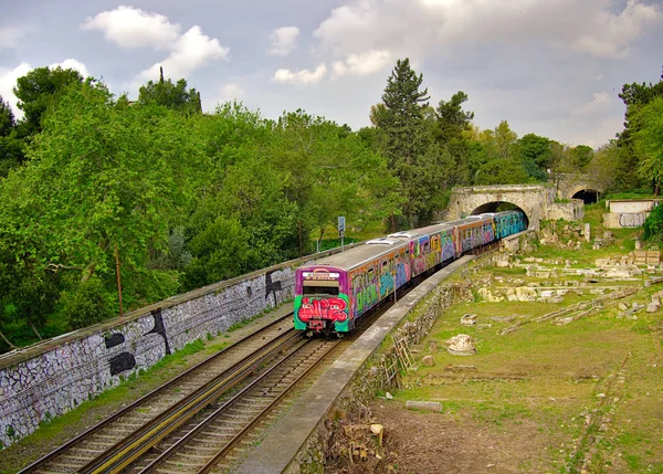 Monastiraki Aten Grekland 2019 Stads Järnväg Och Tåg Forntida Plats — Stockfoto