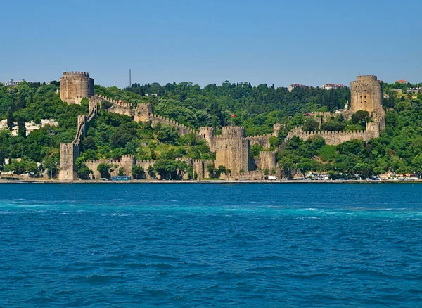 Rumelihisari Fortaleza Rumeli Visto Desde Crucero Barco Bósforo Estambul Turquía —  Fotos de Stock