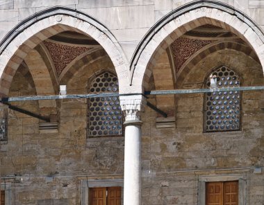Süleymaniye Camii cephe detay, kemer ve sütun, İstanbul Türkiye