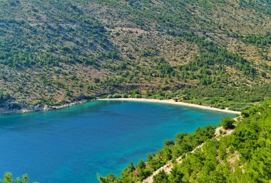 Turkuaz su ile Elinda Güzel izole plaj, yukarıdan görünümü, Sakız Adası, Yunanistan.