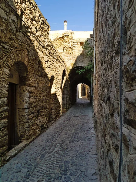 Middeleeuws Smal Steegje Het Dorp Mesta Het Eiland Chios Griekenland — Stockfoto