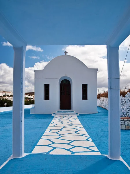 Caminho Azul Branco Que Conduz Capela Pequena Ilha Milos Grécia — Fotografia de Stock