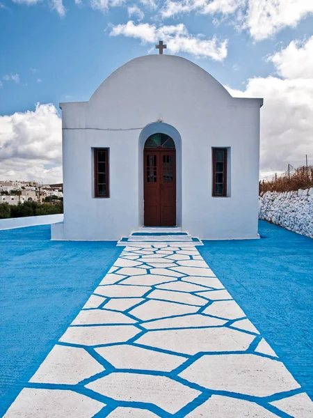 Blauw Wit Pad Leidt Naar Kleine Kapel Milos Eiland Griekenland — Stockfoto