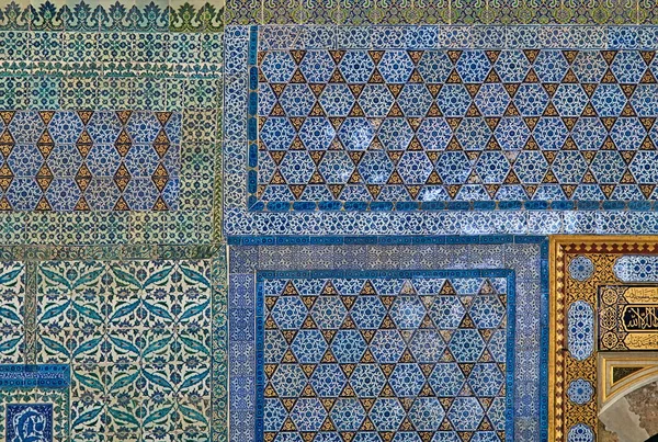 Classical Oriental Design Detail Tiled Wall Topkapi Palace Istanbul Turkey — Stock Photo, Image