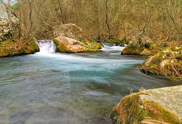 Langzeitbelichtungsfoto Eines Bachs Mit Felsen Lousios Fluss Peloponnes Griechenland — Stockfoto