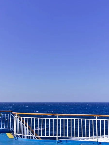 Ship Railing Deck While Wailing Open Sea — Stock Photo, Image