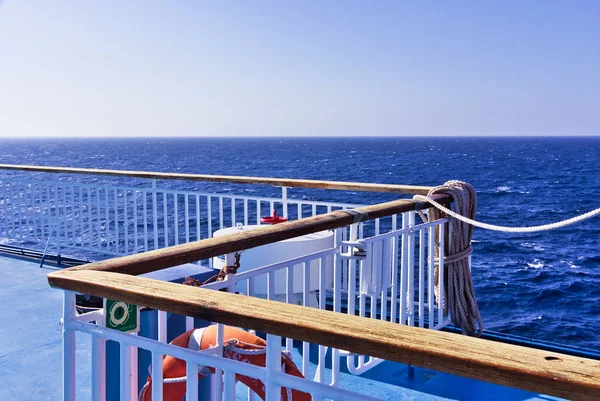 Ship Railing Deck While Wailing Open Sea — Stock Photo, Image