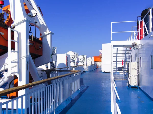Ship ferry deck with  no people while sailing at Aegean sea , Gr — Stock Photo, Image