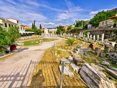 Atina / Yunanistan - 17 Temmuz 2019: Atina, Yunanistan 'daki antik Roma Forumu.