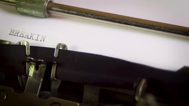 Typewriter Breaking News Fake — Stock Video