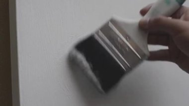 adam bir kapı boyama