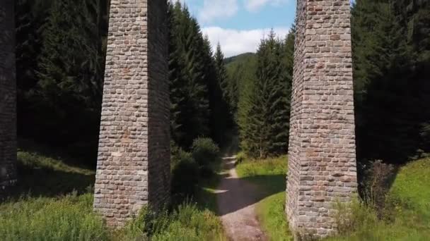 Viaduct împușcat în ascensiune 4K — Videoclip de stoc