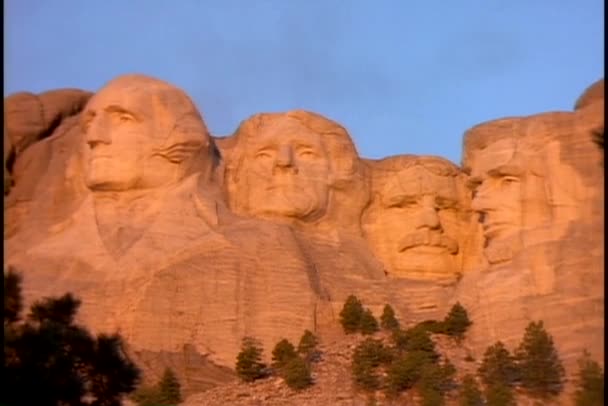 Monte Rushmore ao pôr do sol — Vídeo de Stock