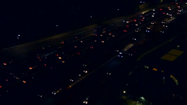 Biltrafik på natten — Stockvideo