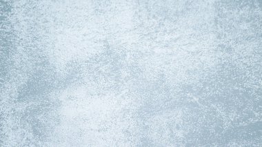 Beyaz bir duvardaki gri boya. Doğal çimentodan yapılmış klasik ya da kirli beyaz arka plan ya da eski duvar deseni olarak taş gibi eski doku. Kavramsal, kavramsal ya da mecazi bir duvar afişi, grunge, 