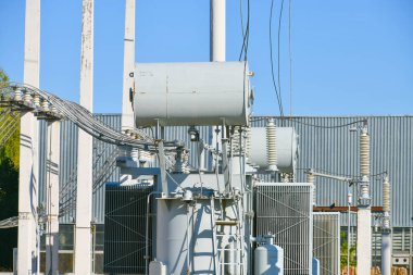Elektrik santrali transformatör yüksek voltajlı ekipman stratejik nesne güç ünitesi. Güç istasyonu transformatörü yüksek voltajlı ekipman stratejik nesne gücü. 
