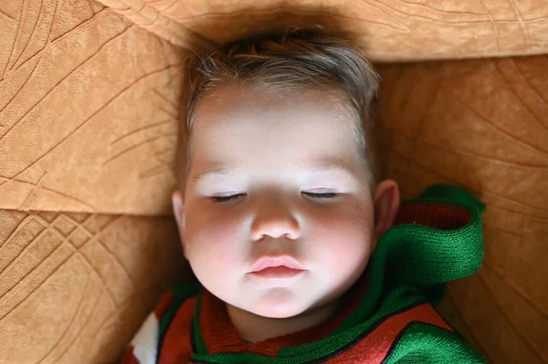 Спящий Ребенок Лет Вид Сверху Крупным Планом — стоковое фото