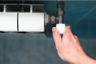 Oda aküsü ısı kontrolü, yakın plan. Yüksek kalite fotoğraf