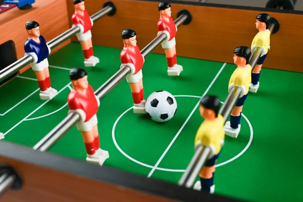Oyuncularla ve topla mini futbol, yakın plan. Yüksek kalite fotoğraf