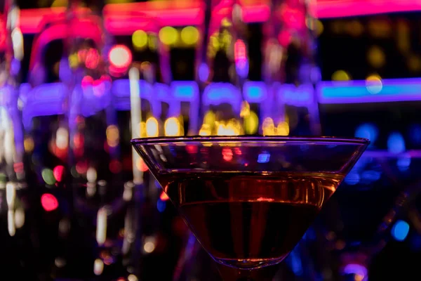 Bebidas Cócteles Bebidas Bar Fondo Oscuro Color Noche —  Fotos de Stock