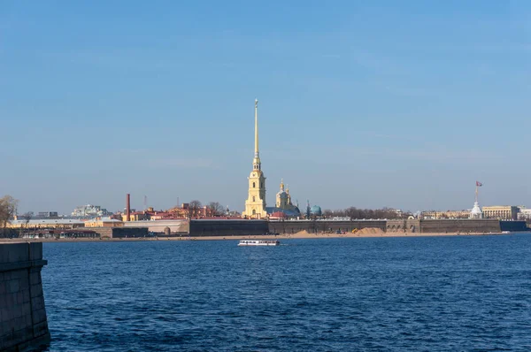 Peter - Catedral da Fortaleza de Pavel. A Rússia. São Petersburgo . — Fotografia de Stock