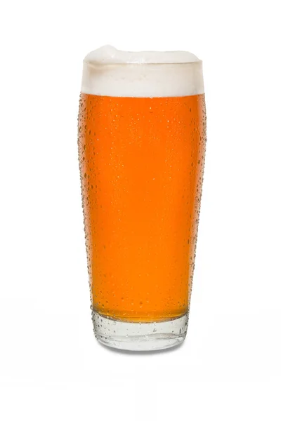 Cerveza de pub artesanal sudada con Dollop de espuma en el labio de vidrio —  Fotos de Stock
