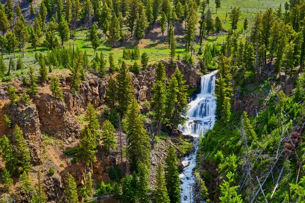 Undine Falls på Yellowstone National Park, Wyoming, USA. — Stockfoto