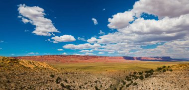 Vermillion uçurumlar