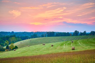 Hayfield Ky üzerinde gün batımı